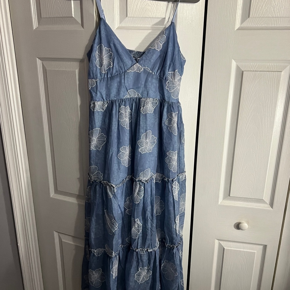 Chic Blue Floral Maxi Dress